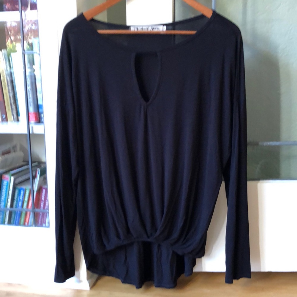 EUC Michael Stars Black LS Keyhole Top